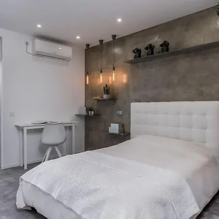 Super - Silver Apartment